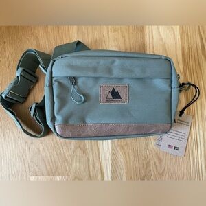 NWT Adventurist Backpack Co Nomad Sling Bag/Fanny Pack